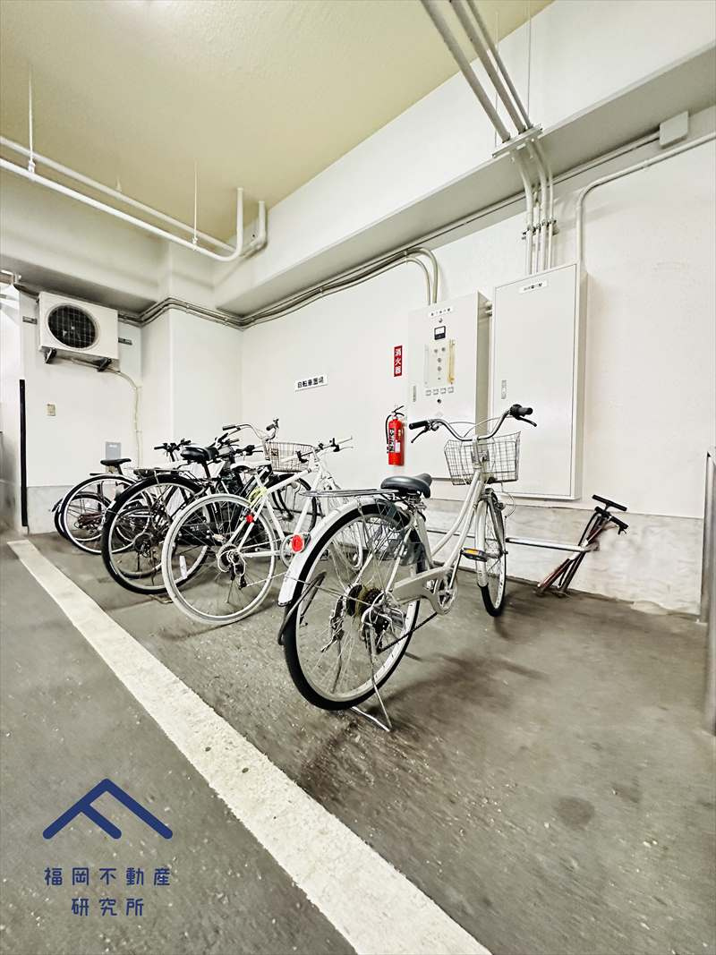 ライオンズマンション桜坂の駐車場