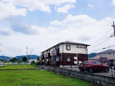【駐車場】 | グランパルク福島 | 駐車場完備です