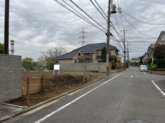 【前面道路含む現地写真】