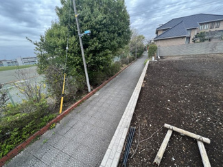 【前面道路含む現地写真】