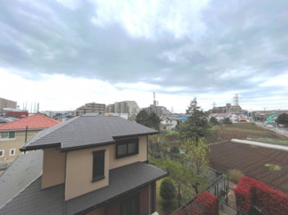 【展望】 | 【 View 】
彼方に広がる壮大な景色。美味しい空気を胸いっぱいに吸い込んで気持ちのリセットに。心地のいい開放的な時間が、暮らしにゆとりと充実感をもたらしてくれます。