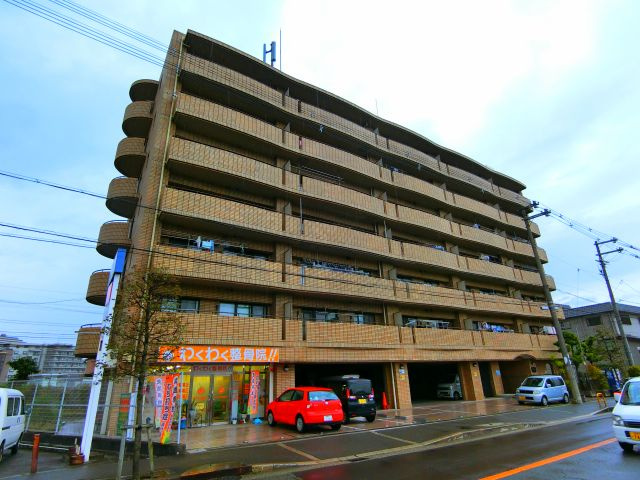 メゾンアザレアの外観