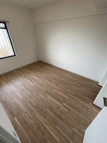 メゾンアザレアの寝室