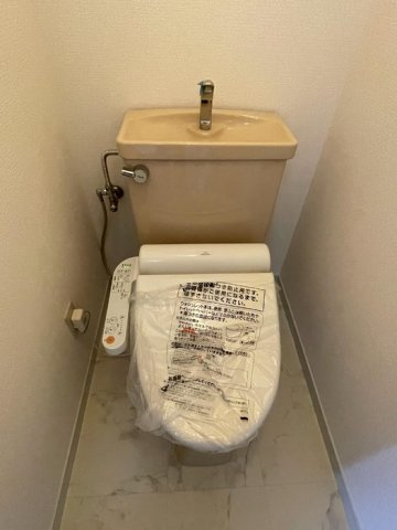 メゾンアザレアのトイレ