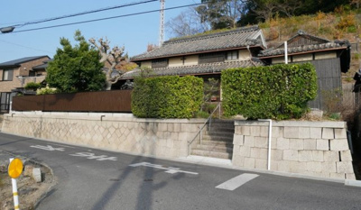 【周辺】 | ★東区宍甘★7SDKの立派な古民家★ | 立派な梁の蔵（倉庫）のある古民家です。