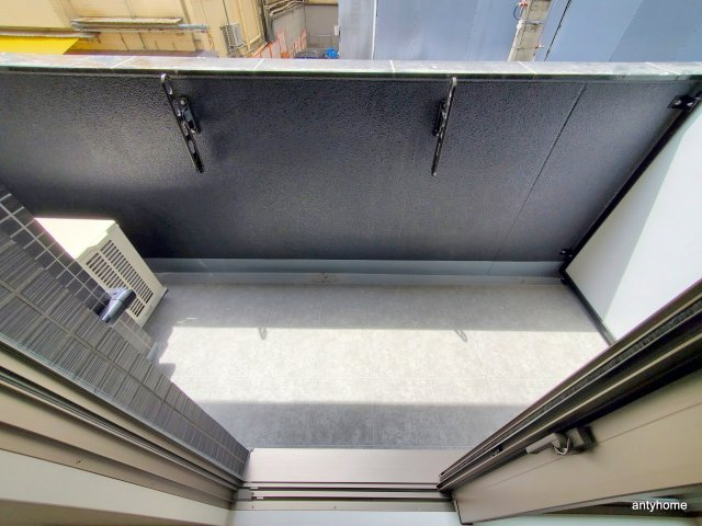 ソルテラスNAMBAサウスフィール　仲介手数料無料のバルコニー