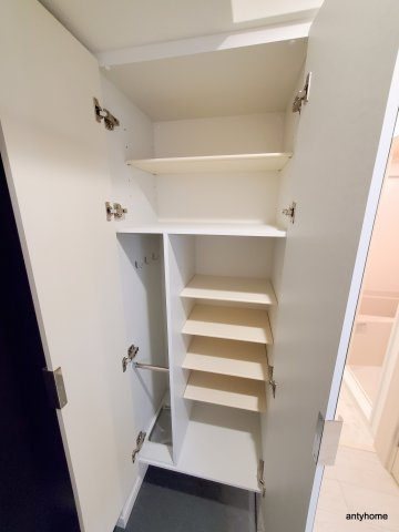 ソルテラスNAMBAサウスフィール　仲介手数料無料の収納