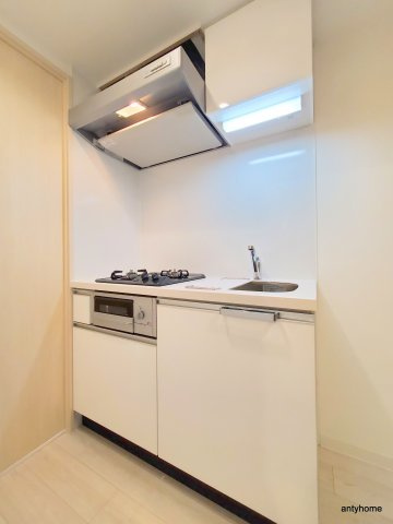 ソルテラスNAMBAサウスフィール　仲介手数料無料のキッチン