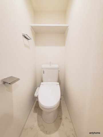 ソルテラスNAMBAサウスフィール　仲介手数料無料のトイレ