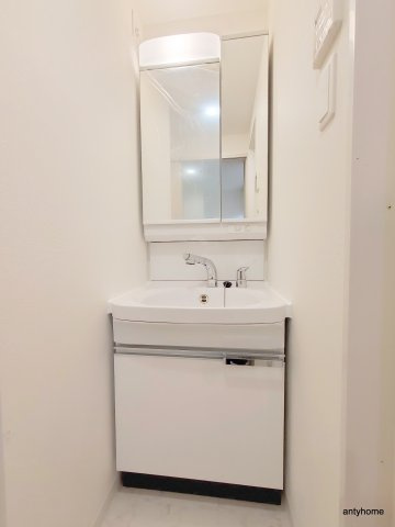 ソルテラスNAMBAサウスフィール　仲介手数料無料の洗面所