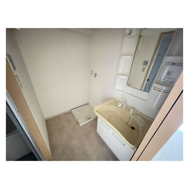 岐阜市庵町のアパートの洗面所
