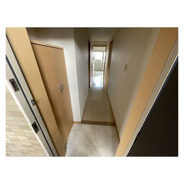 岐阜市庵町のアパートの玄関