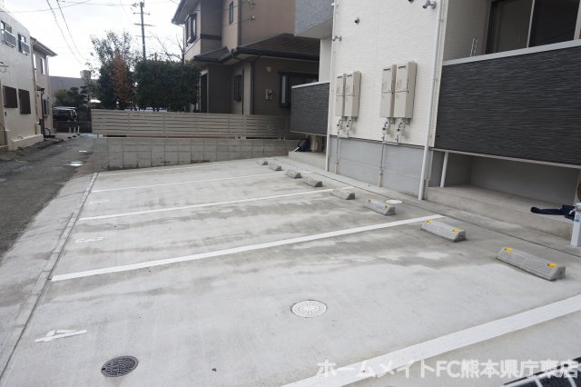 熊本市中央区黒髪２丁目のアパートの駐車場