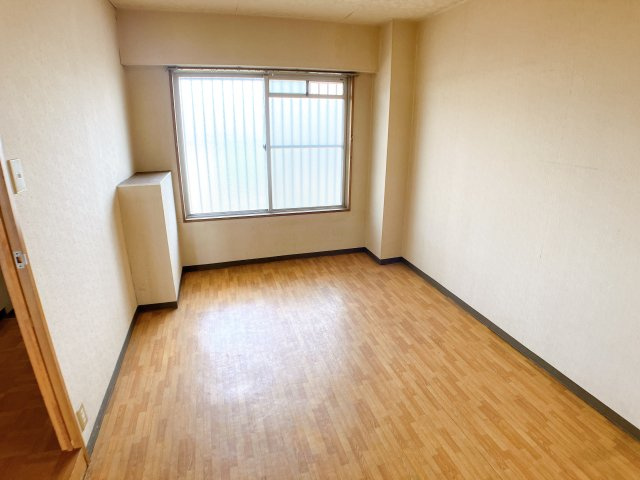 暁タウン西棟の洋室