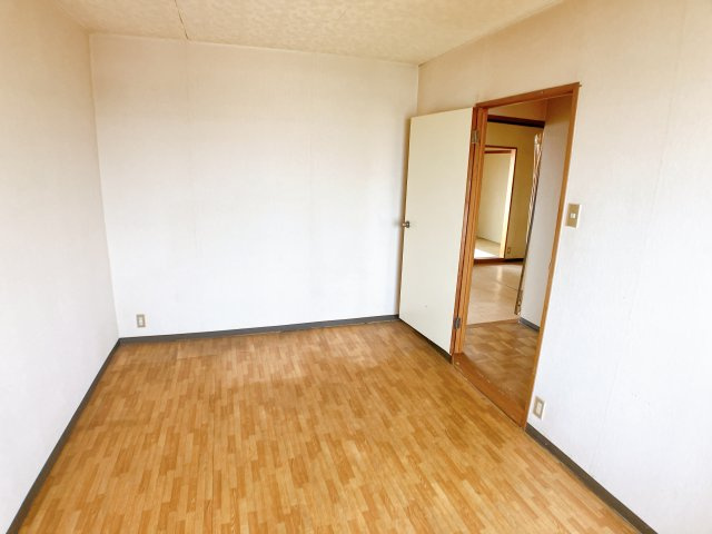 暁タウン西棟の洋室