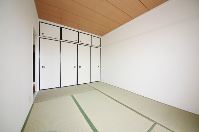 暁タウン西棟の和室
