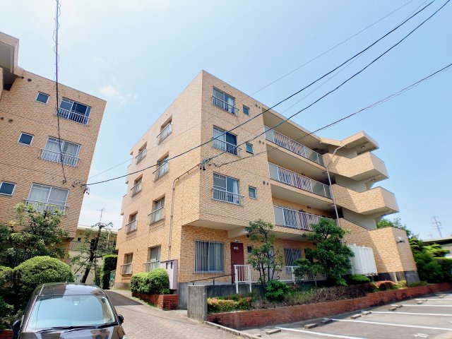 暁タウン西棟の外観