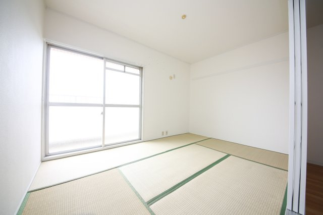 暁タウン西棟の和室