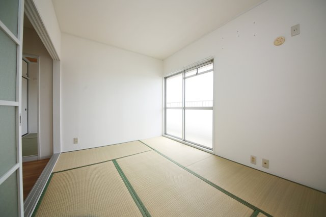 暁タウン西棟の和室