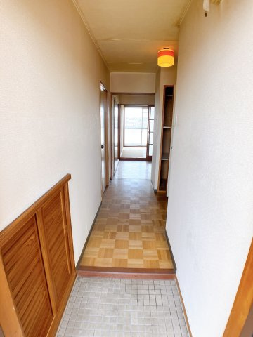 暁タウン西棟の玄関