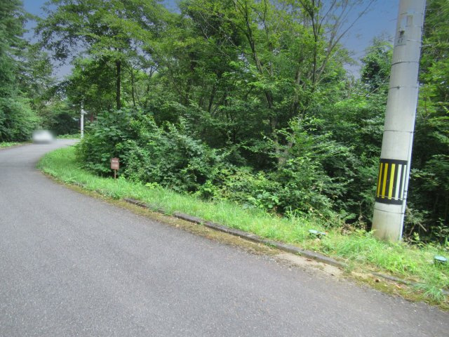 グリーンタウンあたみ①の前面道路含む現地写真