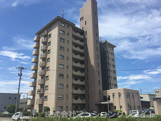 福井セントポリアの外観