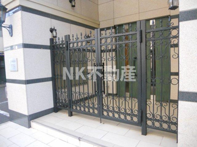 【エントランス】 | サイプレス小阪駅前（河内小阪賃貸） | 清潔なエントランスです