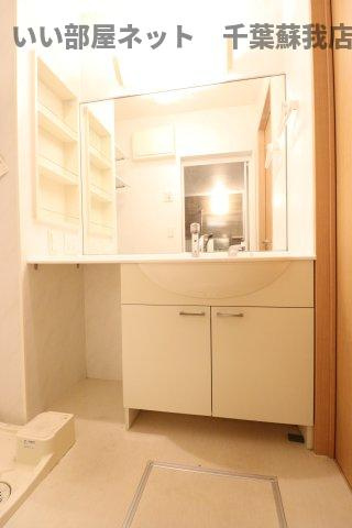 Ａｌｂｉｒｅｏ（アルビレオ）の洗面所|明るい洗面所です