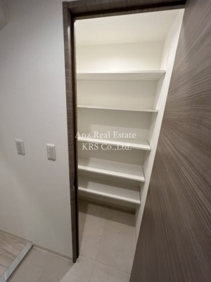 【玄関】 | ラピーヌ南堀江レジデンス | 玄関部分にあるシューズインクロークです♪大容量収納♪