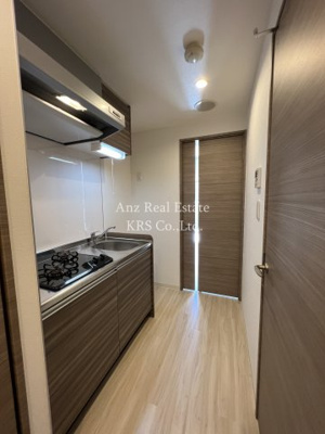 【キッチン】 | ラピーヌ南堀江レジデンス | 手元が明るくお料理しやすい！ダウンライト付き♪