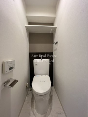 【トイレ】 | ラピーヌ南堀江レジデンス | 上部に収納棚付き♪暖房付き便座！