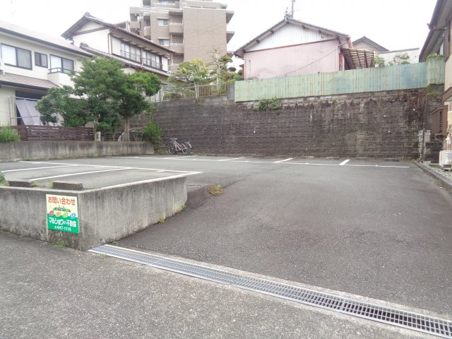 ⑨入野町16447-7駐車場の外観