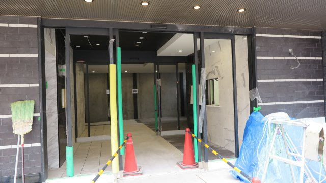 エスリードNAGAHORI GATEのエントランス