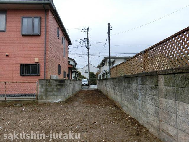 東習志野８丁目　売地の外観|東習志野８丁目　売地　更地　約67.4坪　西側約４ｍ公道面　間口2.5ｍ　建築条件なし