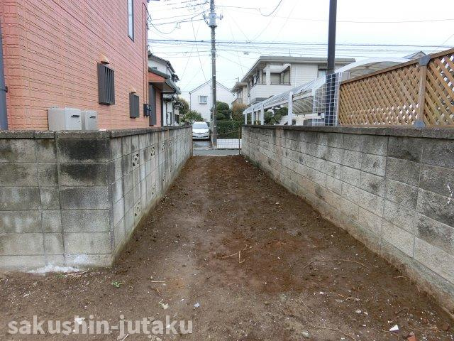 東習志野８丁目　売地の外観|東習志野８丁目　売地　更地　約67.4坪　西側約４ｍ公道面　間口2.5ｍ　建築条件なし
