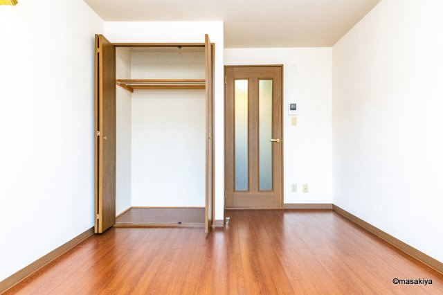 ブラウンヒルズ2番館の収納|クローゼット