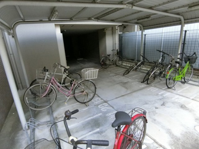 【駐車場】 | 飛松高谷マンション | 駐輪場