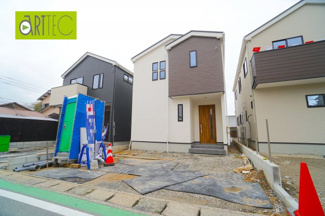 【駐車場】 | 【駐車スペース】
日々の暮らしにマイカーが必要。そんな方は物件の購入条件に駐車場は必須です。通勤に、家族のお迎えに、お買物に、おでかけに、クルマライフを楽しみたい方に。