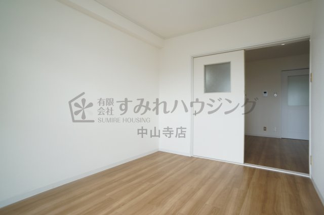 フェリオ伊丹北の洋室