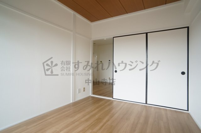 フェリオ伊丹北の洋室