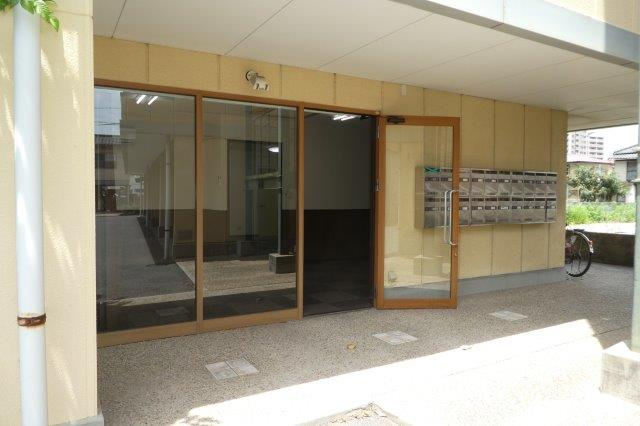 倉敷市稲荷町の店舗事務所の外観