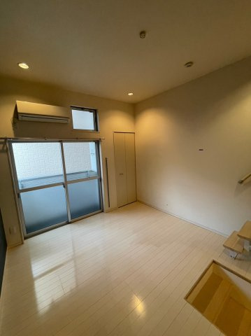 仲介手数料0円！！stage志賀本通の居間・リビング