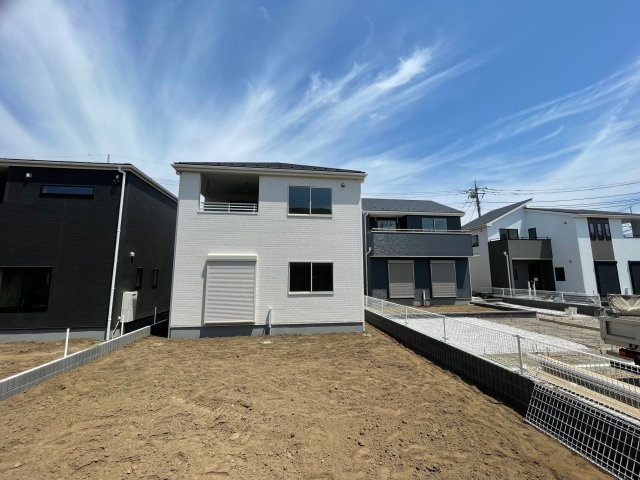 藤岡市岡之郷第3（全4棟）2号棟の外観|広～いお庭です。ガーデニングやプール遊び、グランピングなどふたつめのリビングとしてご家族で楽しまれてはいかがでしょうか(^^♪