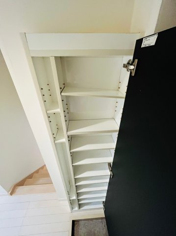 仲介手数料0円！！エムズガーデンの収納