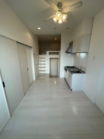 仲介手数料0円！！ルークス名古屋 IIの居間・リビング