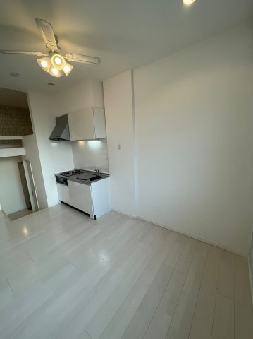 仲介手数料0円！！ルークス名古屋 IIの居間・リビング