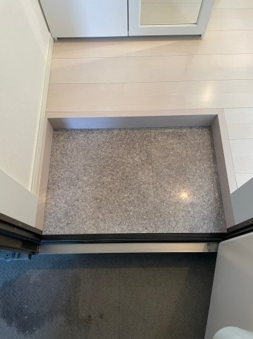 仲介手数料0円！！ルークス名古屋 IIの玄関