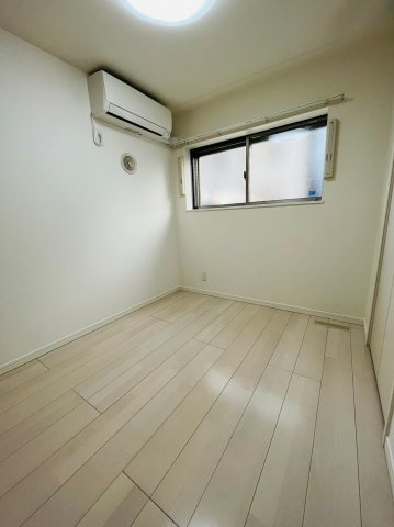 仲介手数料0円！！OAKWOOD　VILLAの居間・リビング