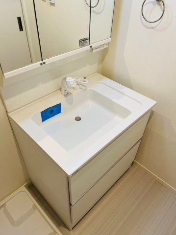 仲介手数料0円！！OAKWOOD　VILLAの洗面所