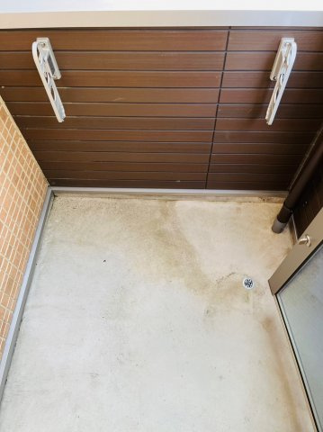 仲介手数料0円！！OAKWOOD　VILLAのバルコニー